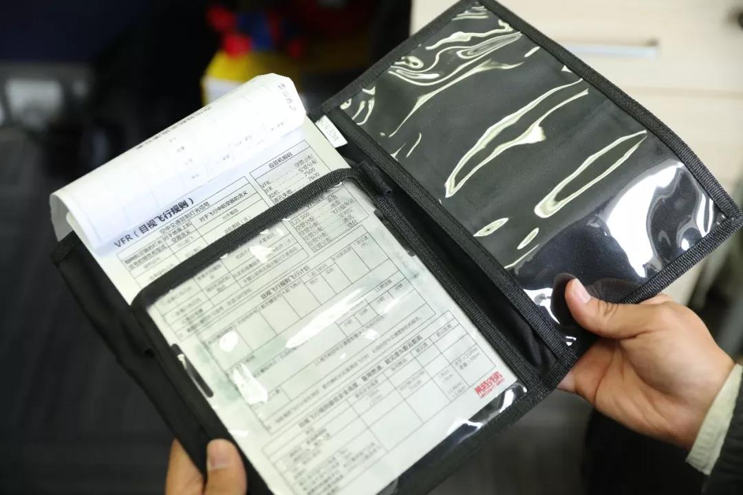 带你瞅瞅 | 直升机飞行员身上都带些啥?(图5) 带你瞅瞅 | 直升机飞行员身上都带些啥?(图5)